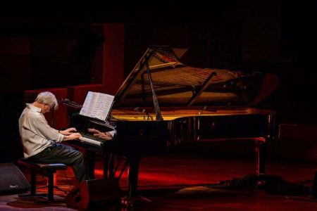 Gabriel Sopeña, Estrella Morente, Wim Mertens y Pasión Vega en el Teatro Principal