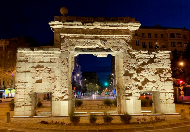 La Puerta del Carmen estrena alumbrado