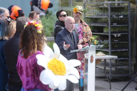 Hola Primavera llega a las zonas comerciales de todos los barrios de la ciudad con múltiples actividades