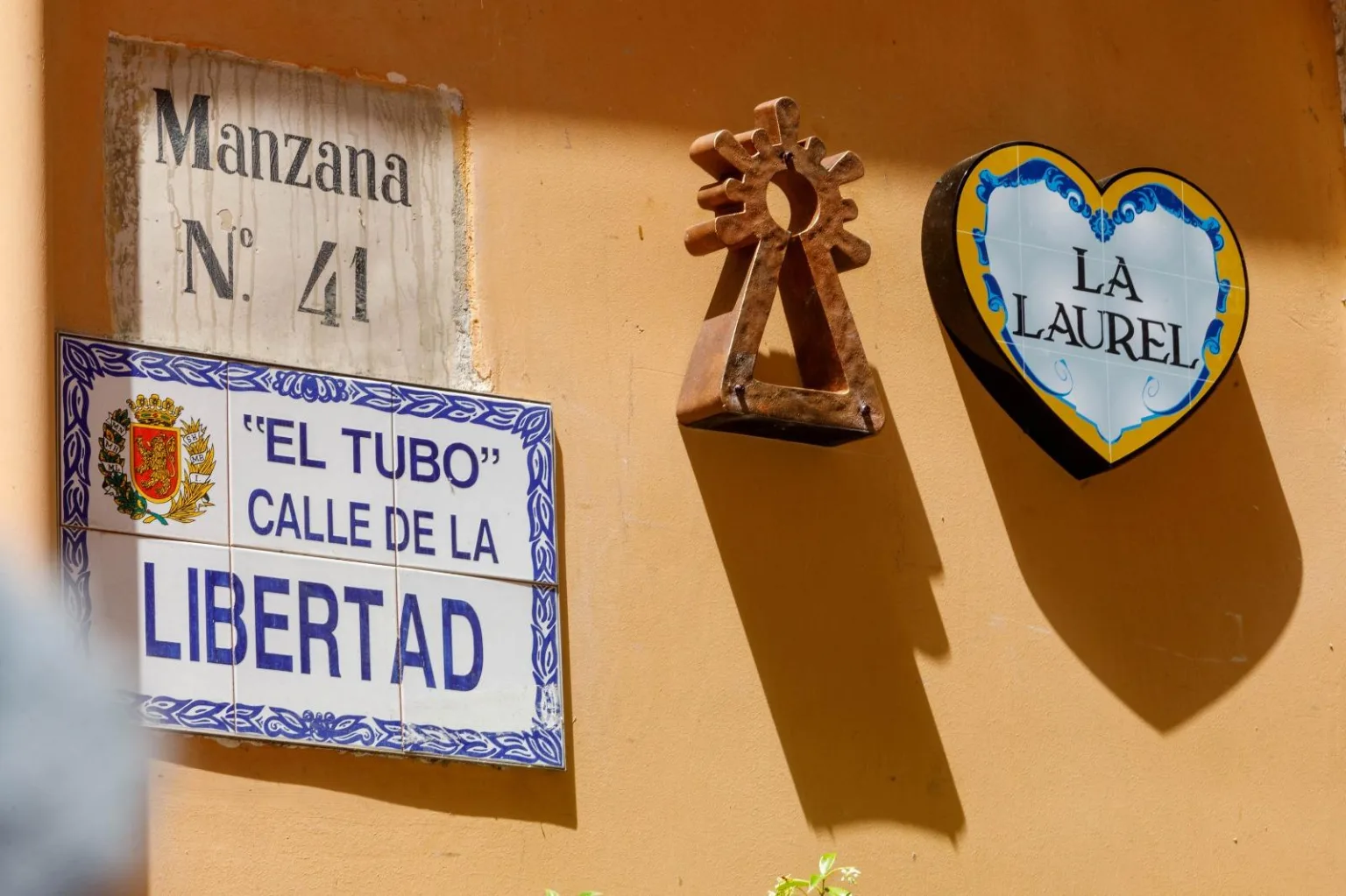 Hermanamiento de El ‘Tubo’ y la calle Laurel