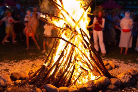 Las tradicionales hogueras iluminarán la noche de San Juan