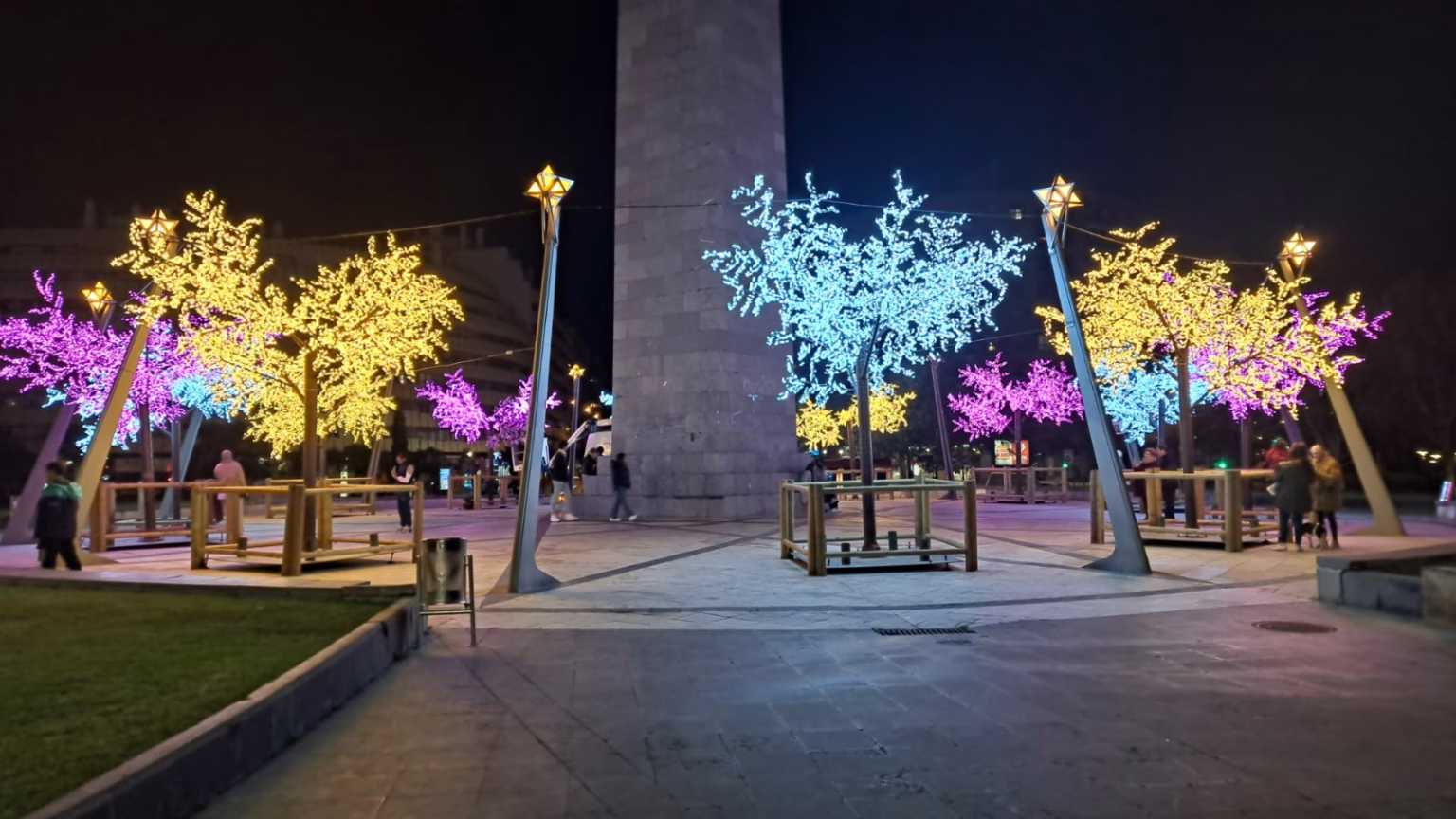 Bus turístico para ver las luces de Navidad en Zaragoza: horarios y entradas