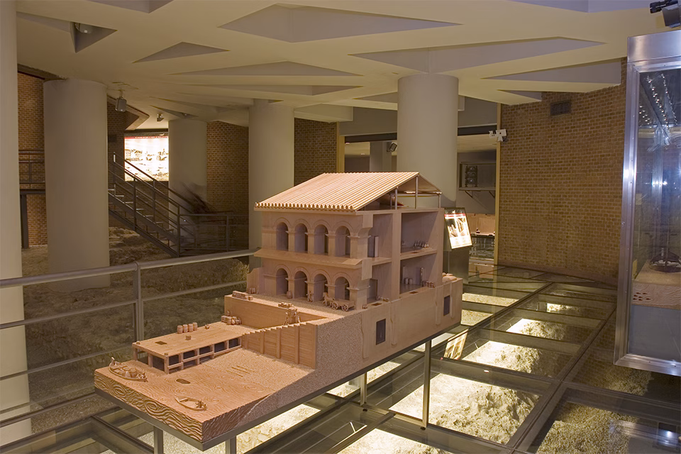 Puerto Fluvial. Ruta museos Caesaraugusta de Zargoza