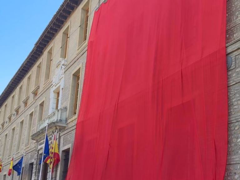 Aragón desplegará este domingo una gran bandera de casi 2.000 metros cuadrados