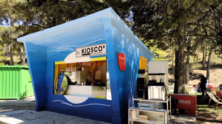 Más de 7.000 personas han pasado por El Kiosco de las Letras en lo que va de verano