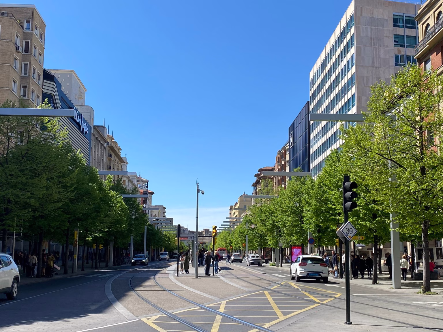 El tráfico se mantendrá abierto en Independencia durante las Fiestas del Pilar salvo momentos o días concretos, como el Pregón o la Ofrenda