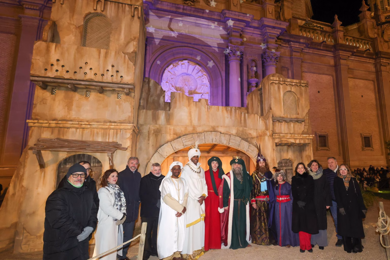 La ilusión puede con el frío en la Cabalgata de Reyes de Zaragoza