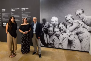 La exposición que aterriza en La Lonja para revelarte los secretos mejor guardados del siglo XX en España