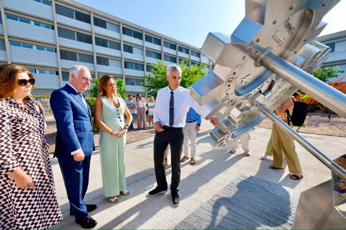 El nuevo reloj solar futurista de Zaragoza que vas a querer descubrir en el Campus Río Ebro