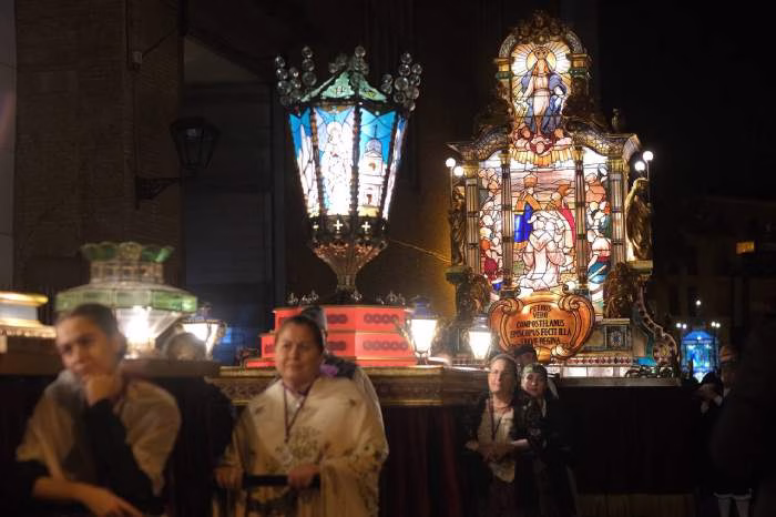 Rosario de Cristal 2026: recorrido, historia y las carrozas que iluminan Zaragoza durante el Pilar